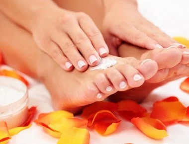 Με αυτήν την απλή συνταγή θα απαλλαγείτε για πάντα από τους κάλους στα πόδια